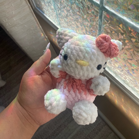 Crochet Hello Kitty plush - Picture 3 of 3
